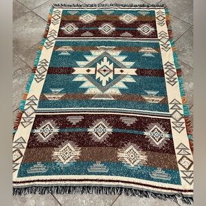 Southwestern blanket made of soft cotton